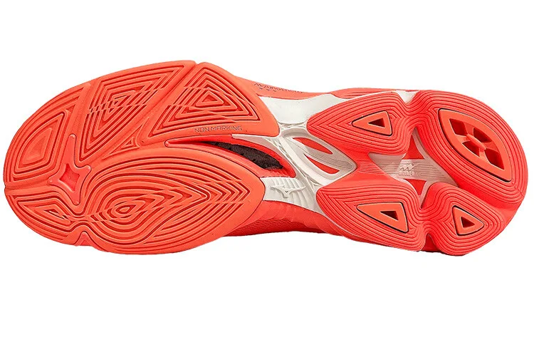 MIZUNO WAVE LIGHTNING Z7 Кроссовки женские — женская модель